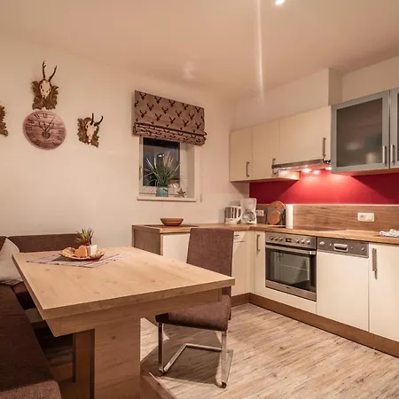 曼努埃尔公寓 *